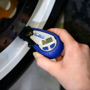 Digital tire pressure indicator - Oxford