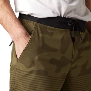 ESSEX VOLLEY CAMO SHORT [OLV GRN]: Mărime - M