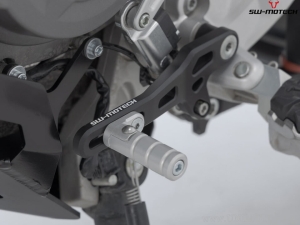 Pedala schimbator din aluminiu culoare negru-argintiu - Ducati DesertX ('22-) - SW-Motech