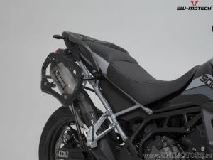 Set cutii laterale (sidecase) TRAX ADV L/M argintiu si Akrapovic - 82.0L - Triumph Tiger 900/GT/Rally/Pro - SW-Motech